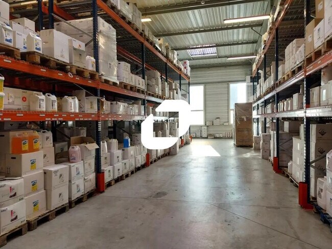 Plus de détails pour Bureau, Local d'activités à louer