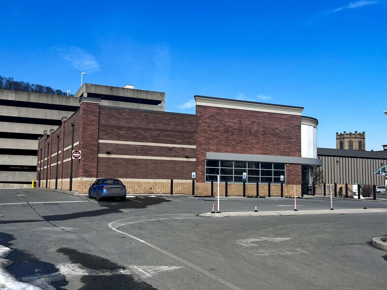 300 Market St, Johnstown, PA à louer - Photo de l’immeuble – Image 2 sur 4