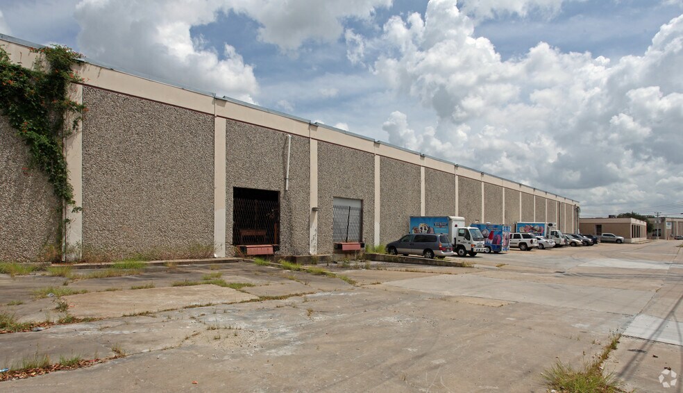2525 Fairway Park Dr, Houston, TX à louer - Photo de l’immeuble – Image 3 sur 7
