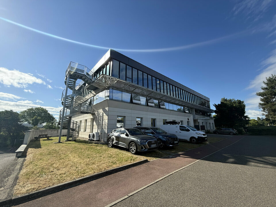 6 Rue Edison, Bron à vendre Photo de l’immeuble– Image 1 sur 11