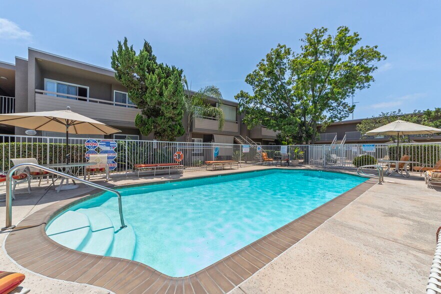 3280 Olive St, Lemon Grove, CA à vendre - Photo de l’immeuble – Image 2 sur 25