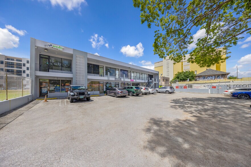 752-776 W Flagler St, Miami, FL à louer - Photo de l’immeuble – Image 2 sur 18