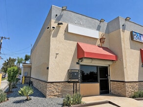 299 W Olive St, Colton, CA à louer Photo intérieure– Image 1 sur 8