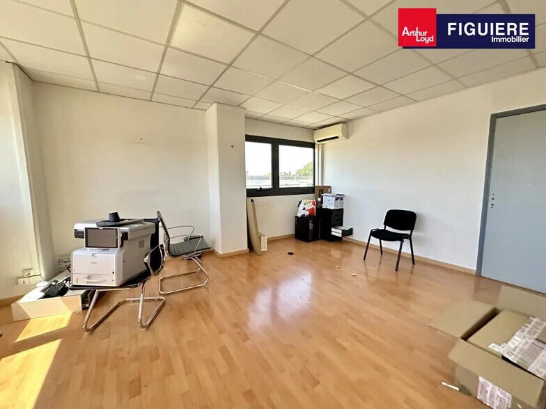 533 Boulevard Abbadie, Saint-Victoret à louer - Photo de l’immeuble – Image 2 sur 7