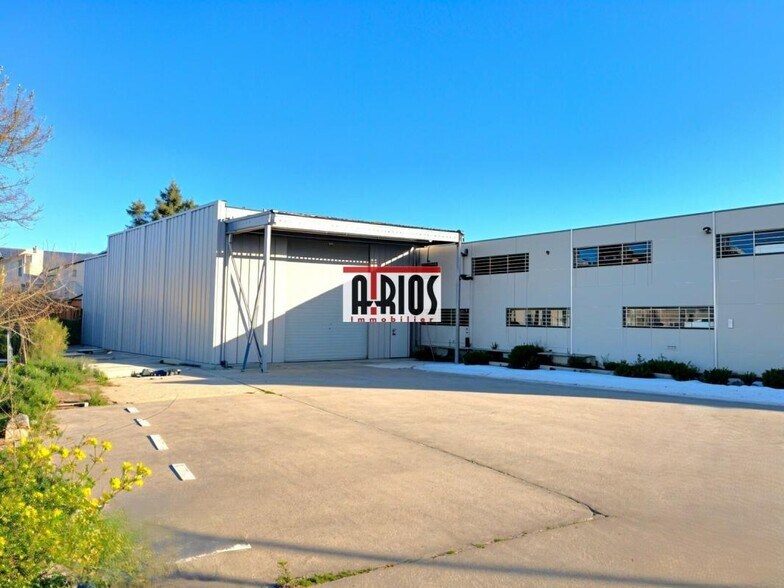 Local d'activités dans La Farlède à vendre - Photo de l’immeuble – Image 3 sur 10
