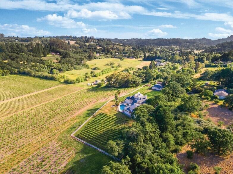 691 Ferguson Rd, Sebastopol, CA à vendre - Photo de l’immeuble – Image 3 sur 34