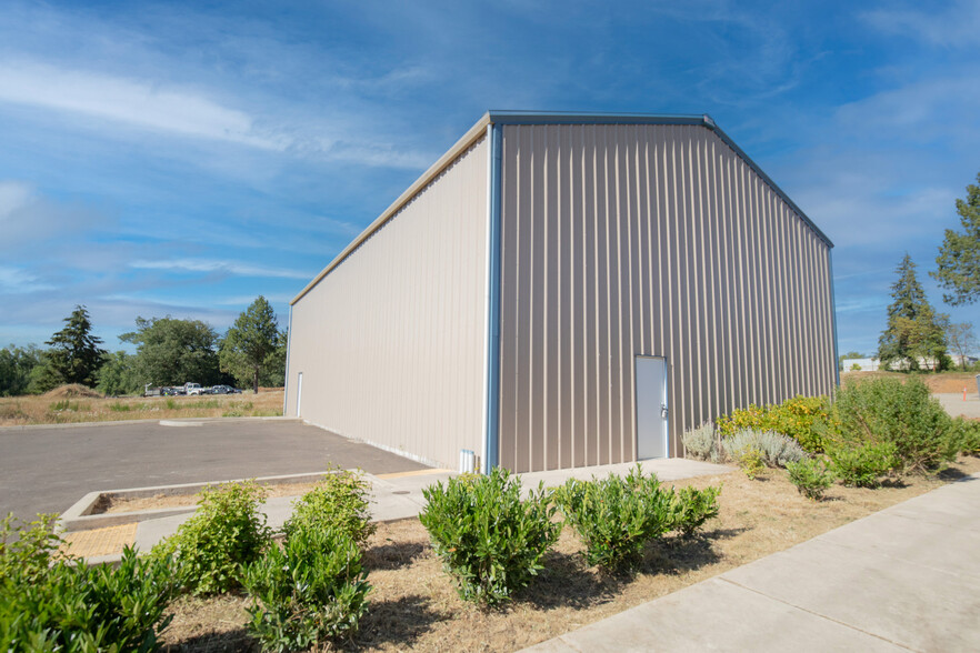 25189 Jeans Road Rd, Veneta, OR à vendre - Photo de l’immeuble – Image 1 sur 11