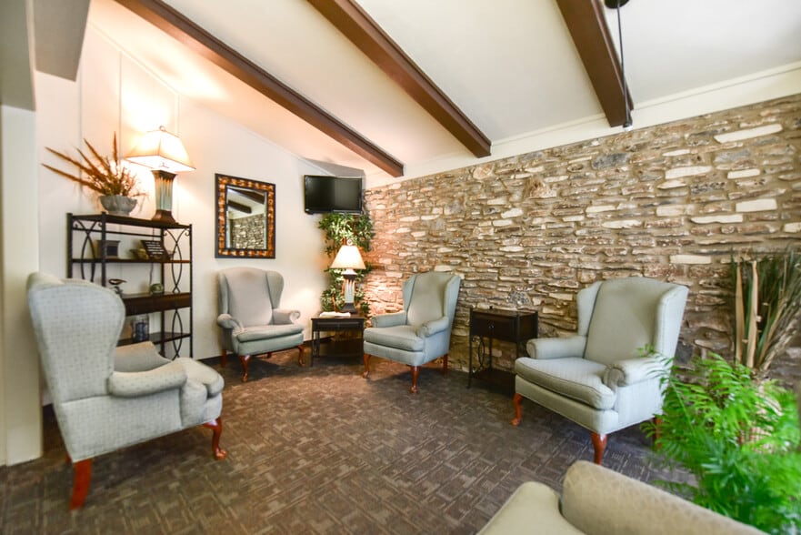 602 N Gray St, Caldwell, TX à vendre - Photo intérieure – Image 2 sur 18