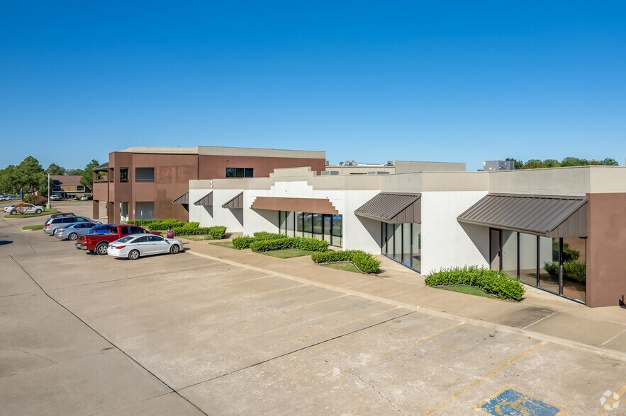 1660 E 71st St, Tulsa, OK à louer - Photo de l’immeuble – Image 2 sur 4