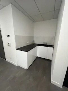 Bureau dans Aubagne à louer - Photo de l’immeuble – Image 2 sur 5