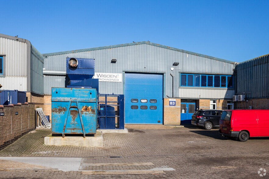 Newton Rd, Peacehaven à louer - Photo de l’immeuble – Image 3 sur 5