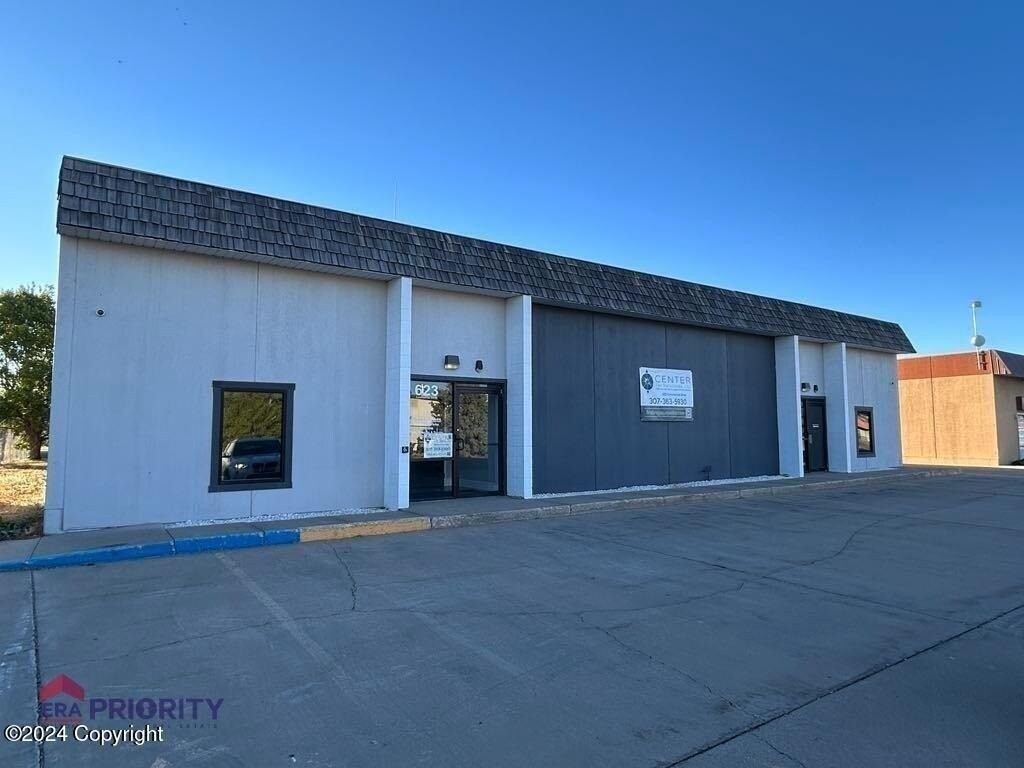 623 N Commercial Dr, Gillette, WY à louer Photo principale– Image 1 sur 18
