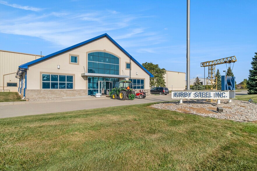 4072 Flint Asphalt Dr, Burton, MI à vendre - Photo de l’immeuble – Image 3 sur 54