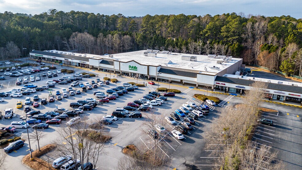 4045 Five Forks Trickum Rd SW, Lilburn, GA à louer - Photo de l’immeuble – Image 2 sur 7