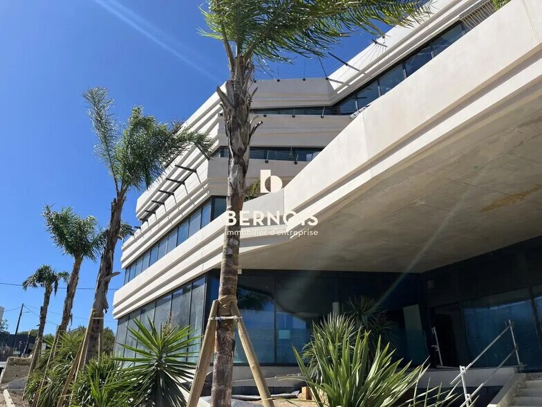 Bureau dans La Seyne-sur-Mer à louer - Photo de l’immeuble – Image 2 sur 17