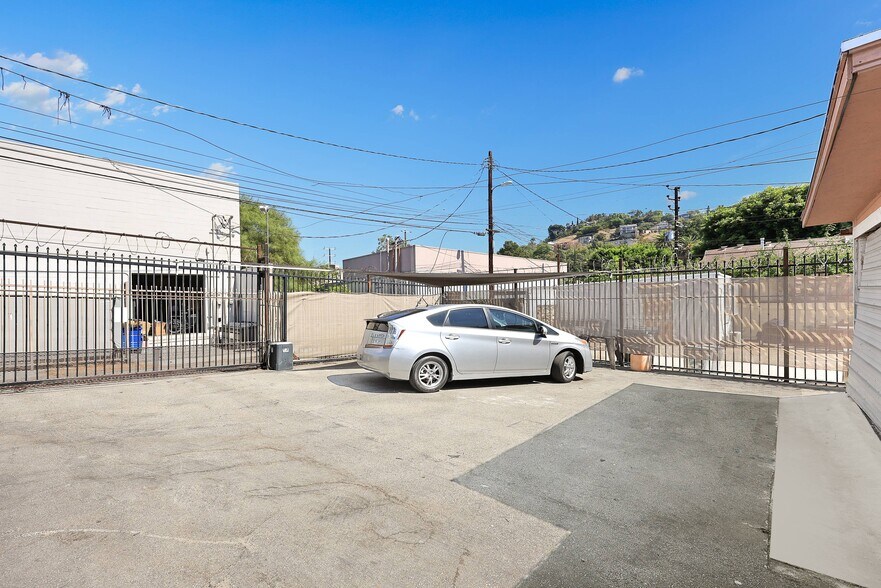 2709 W Avenue 34, Los Angeles, CA à vendre - Photo de l’immeuble – Image 3 sur 12