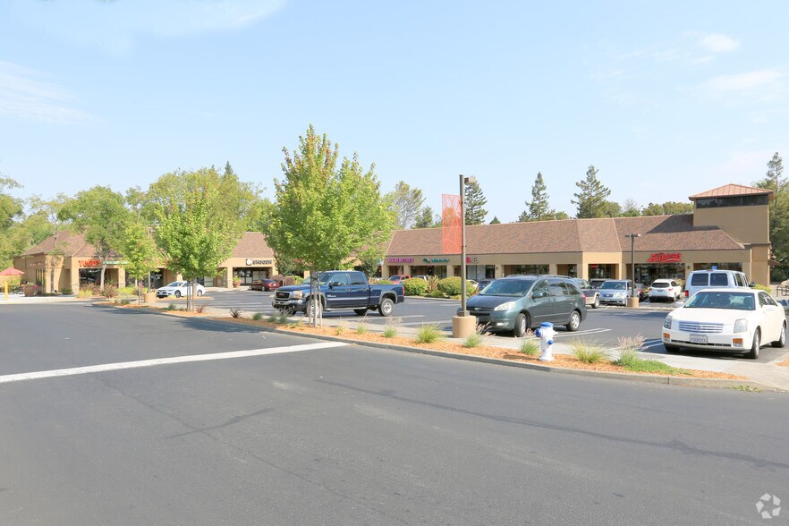 1513-1537 Farmers Ln, Santa Rosa, CA à vendre - Photo principale – Image 1 sur 2