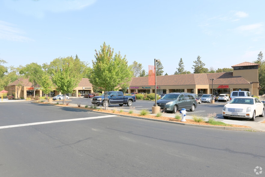 1577-1579 Farmers Ln, Santa Rosa, CA à louer - Photo principale – Image 2 sur 6