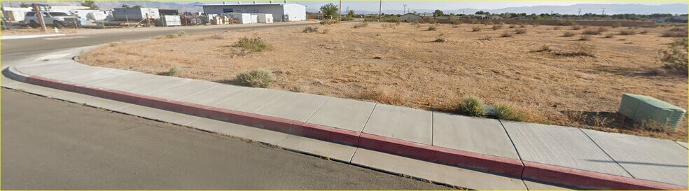 West Ridgecrest Boulevard Blvd, Ridgecrest, CA à vendre - Photo de l’immeuble – Image 3 sur 6