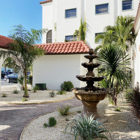 1900 S Harbor City Blvd, Melbourne, FL à louer - Photo de l’immeuble – Image 3 sur 26