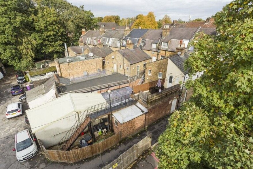 26 Green Ln, Northwood à louer - Photo de l’immeuble – Image 3 sur 4