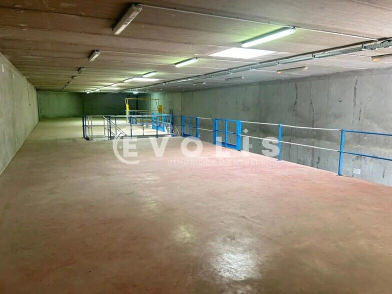 Local d’activités dans Grigny à louer - Photo intérieure – Image 3 sur 6