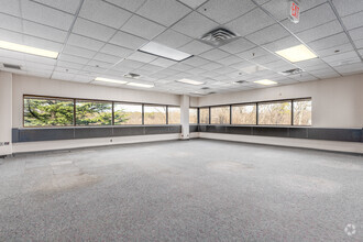 1000 Stewart Ave, Glen Burnie, MD à louer Photo intérieure– Image 1 sur 4