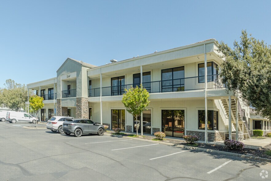 13405 Folsom Blvd, Folsom, CA à vendre - Photo principale – Image 1 sur 58