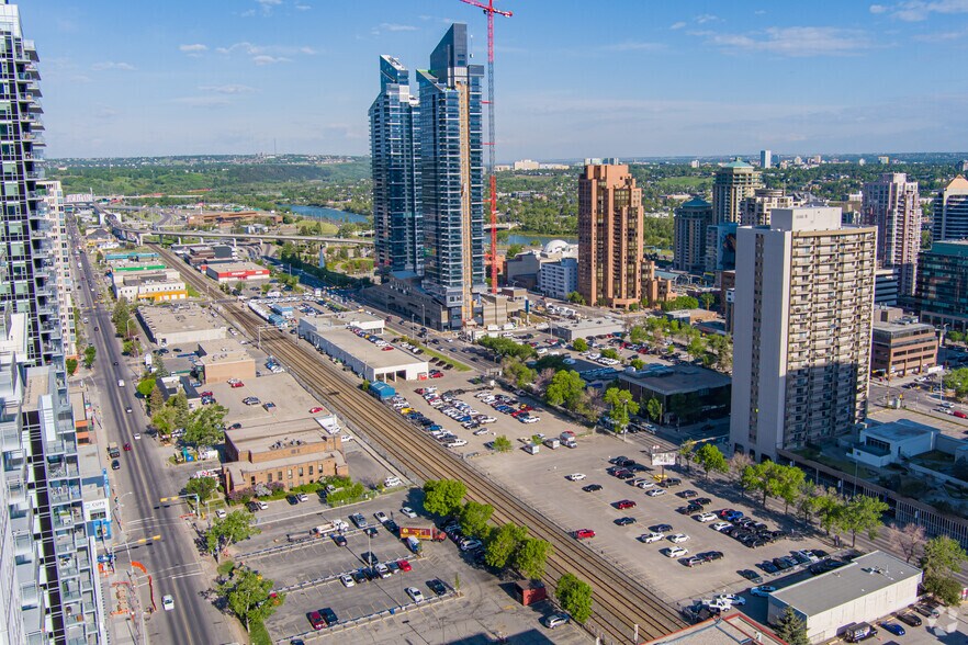 1009D 9th Ave SW, Calgary, AB à vendre - Aérien – Image 2 sur 4