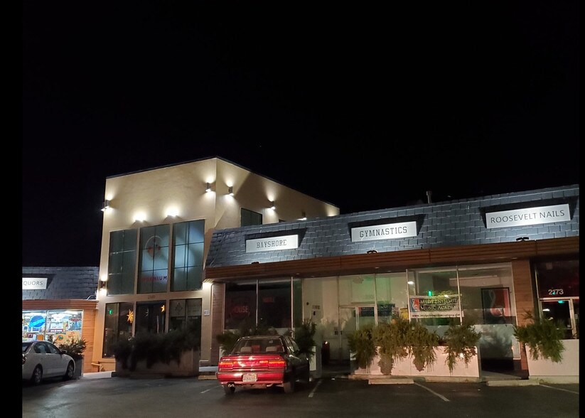 2107-2193 Roosevelt Ave, Redwood City, CA à louer - Photo de l’immeuble – Image 3 sur 8