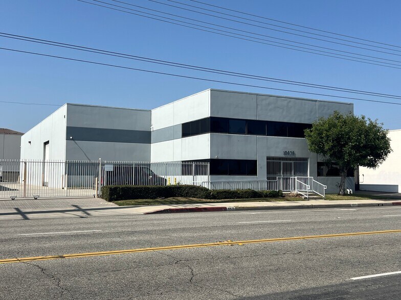 10665 E Rush St, South El Monte, CA à louer - Photo de l’immeuble – Image 3 sur 6