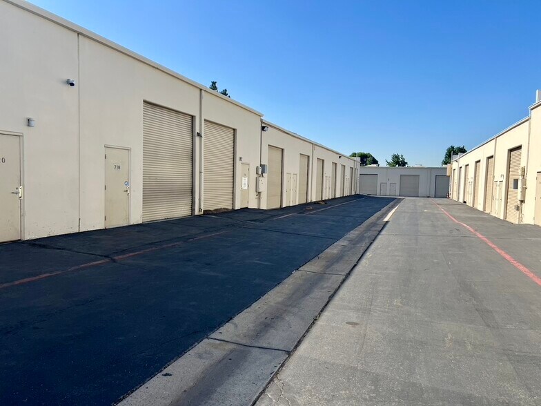 10722 ARROW ROUTE, Rancho Cucamonga, CA à vendre - Photo de l’immeuble – Image 3 sur 10