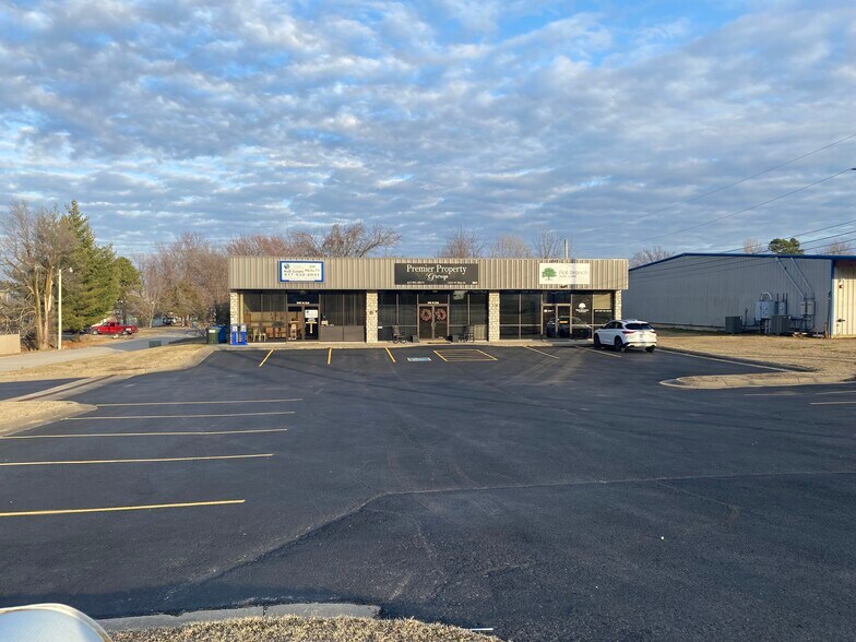 1410 W Elm St, Lebanon, MO à louer - Photo principale – Image 1 sur 3