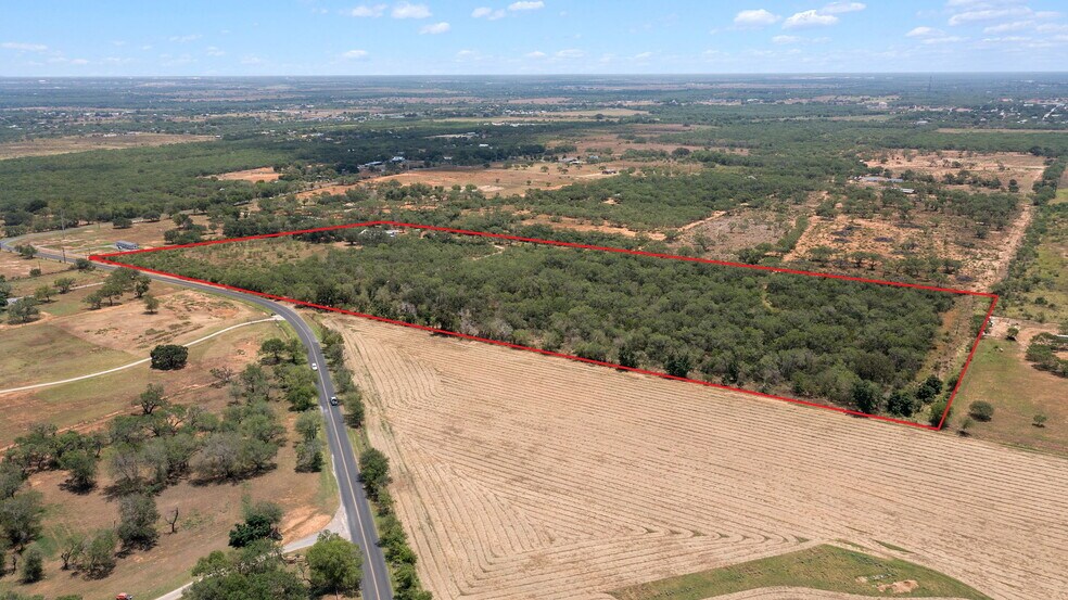 19366 Benton City Rd, Somerset, TX à vendre - Photo de l’immeuble – Image 2 sur 29
