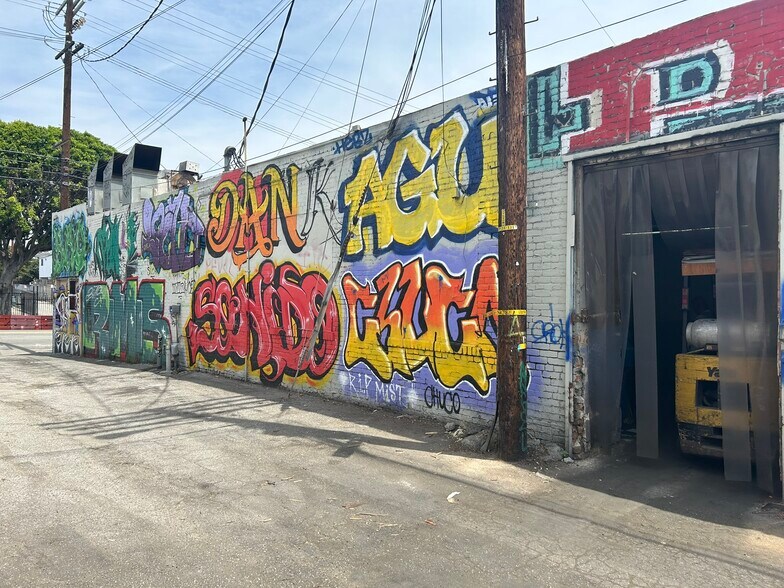 2620 E Cesar E Chavez Ave, Los Angeles, CA à vendre - Photo de l’immeuble – Image 3 sur 15