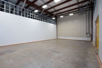 299 Industrial Ln, Torrington, CT à louer Photo intérieure– Image 2 sur 3