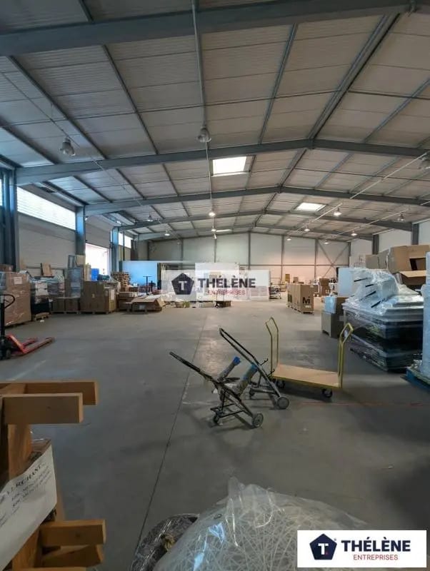 Local d’activités dans Gallargues-le-Montueux à louer Photo de l’immeuble– Image 1 sur 6