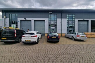 Plus de détails pour Knights Park Rd, Basingstoke - Industriel/Logistique à louer
