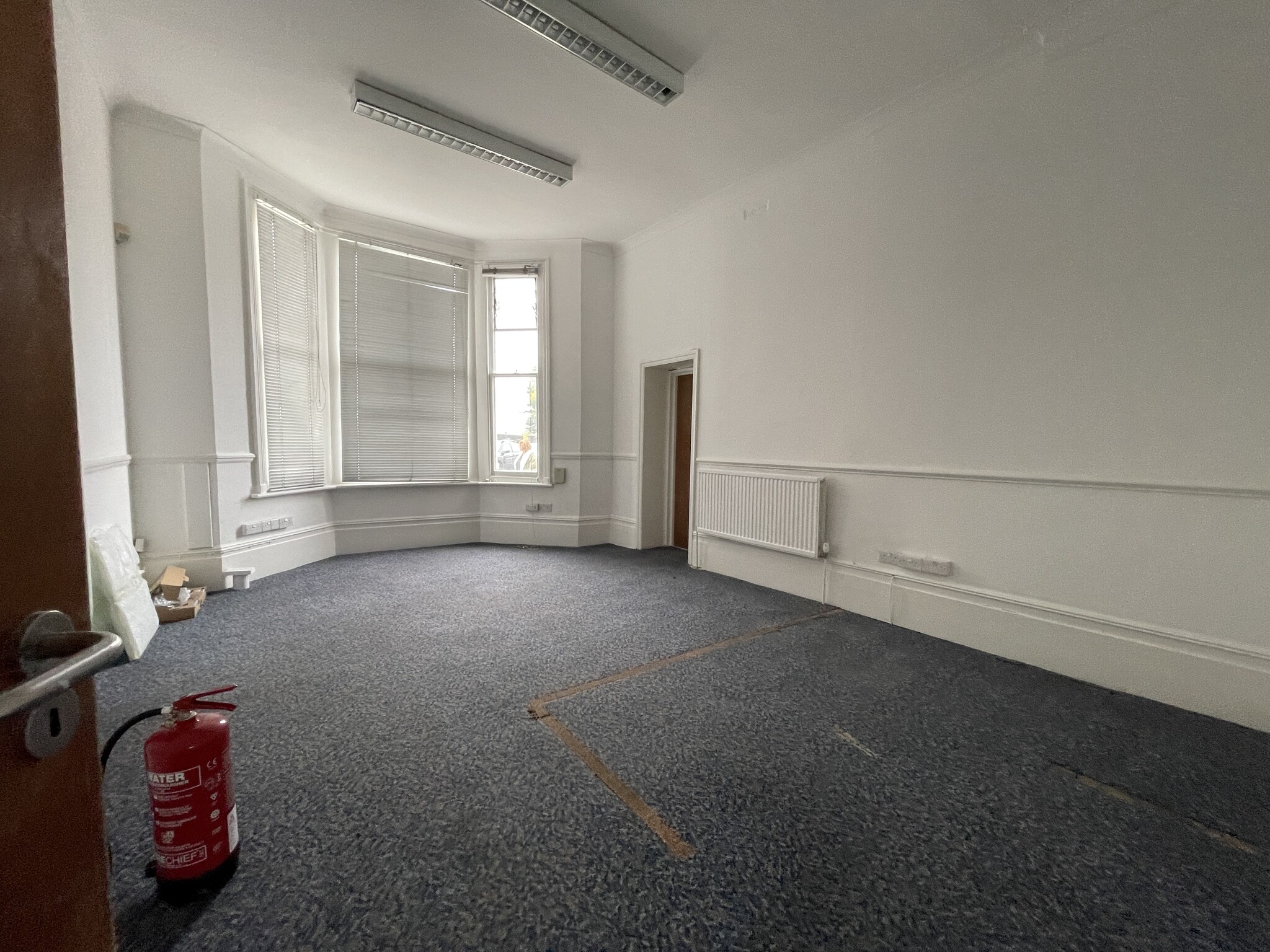 6 Parchmore Rd, Thornton Heath à louer Photo de l’immeuble– Image 1 sur 7