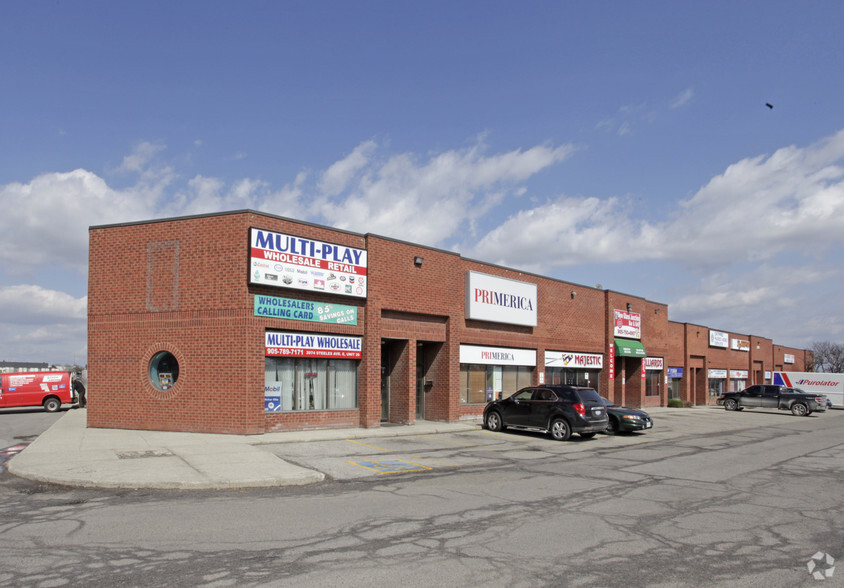 2074 Steeles Ave E, Brampton, ON à louer - Photo principale – Image 1 sur 2