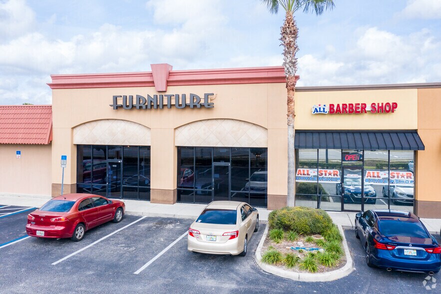 11229 E Colonial Dr, Orlando, FL à louer - Photo de l’immeuble – Image 3 sur 6