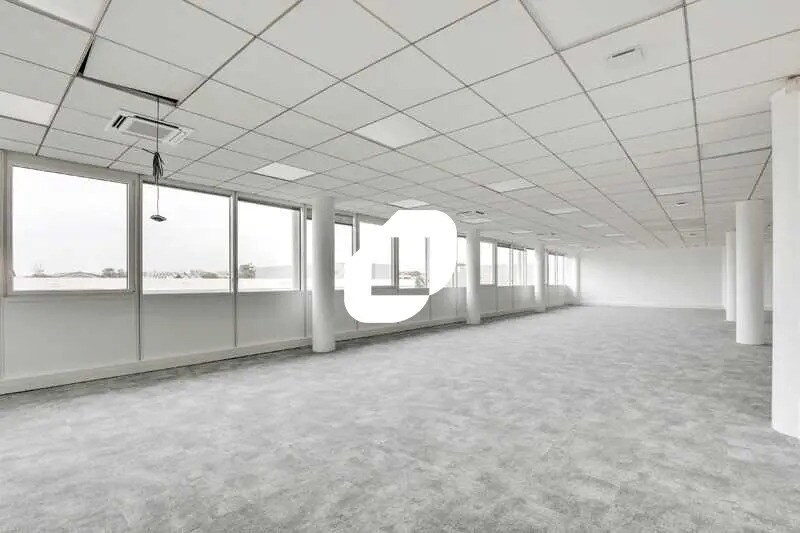 Bureau dans Argenteuil à louer - Photo de l’immeuble – Image 2 sur 26