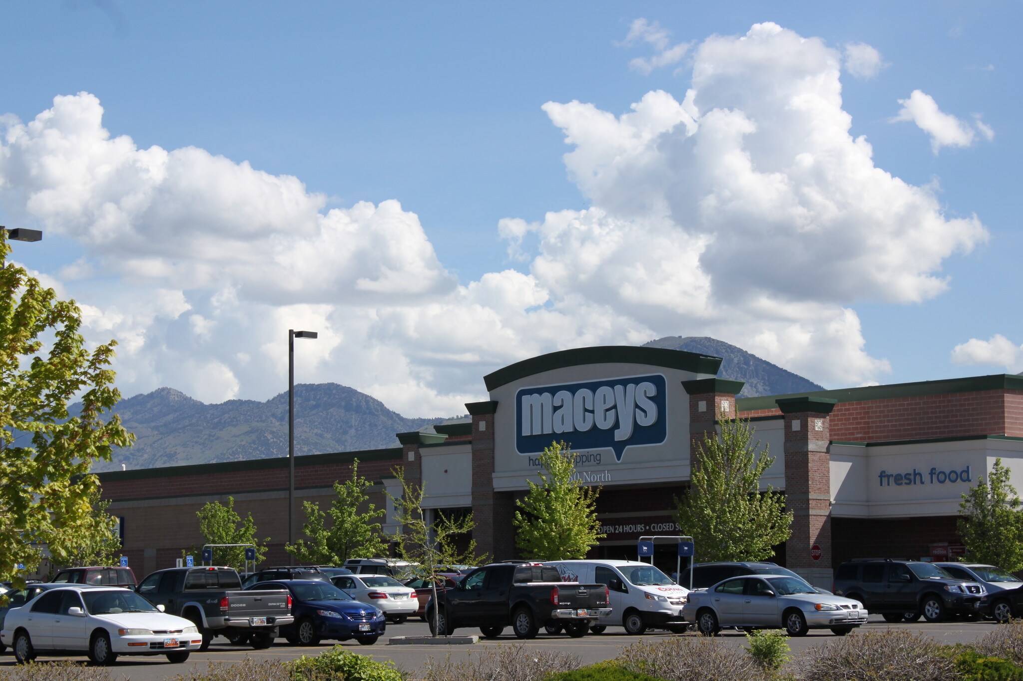 50 N Hwy 165, Providence, UT à louer Photo principale– Image 1 sur 6