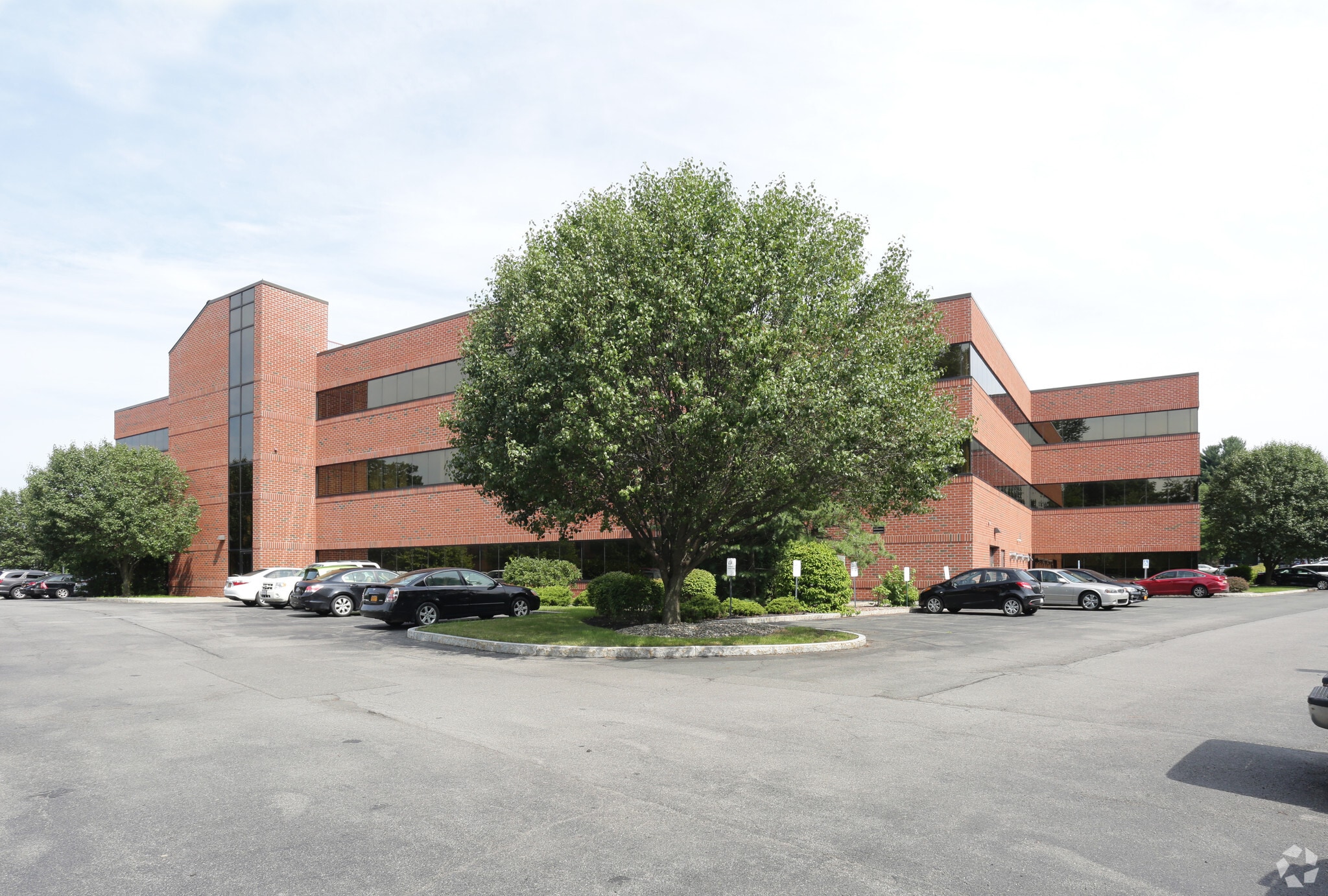 500 New Karner Rd, Colonie, NY à louer Photo principale– Image 1 sur 15