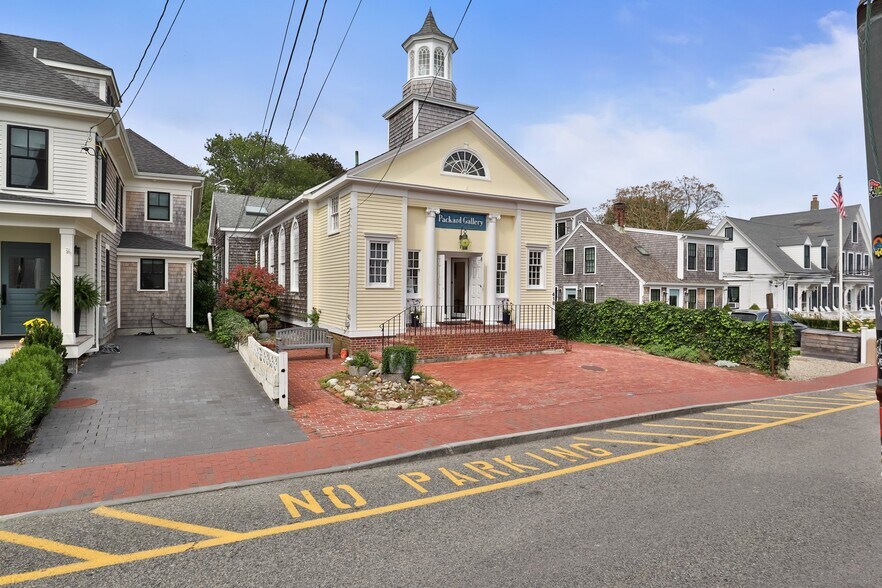 418 Commercial St, Provincetown, MA à vendre - Photo de l’immeuble – Image 1 sur 41