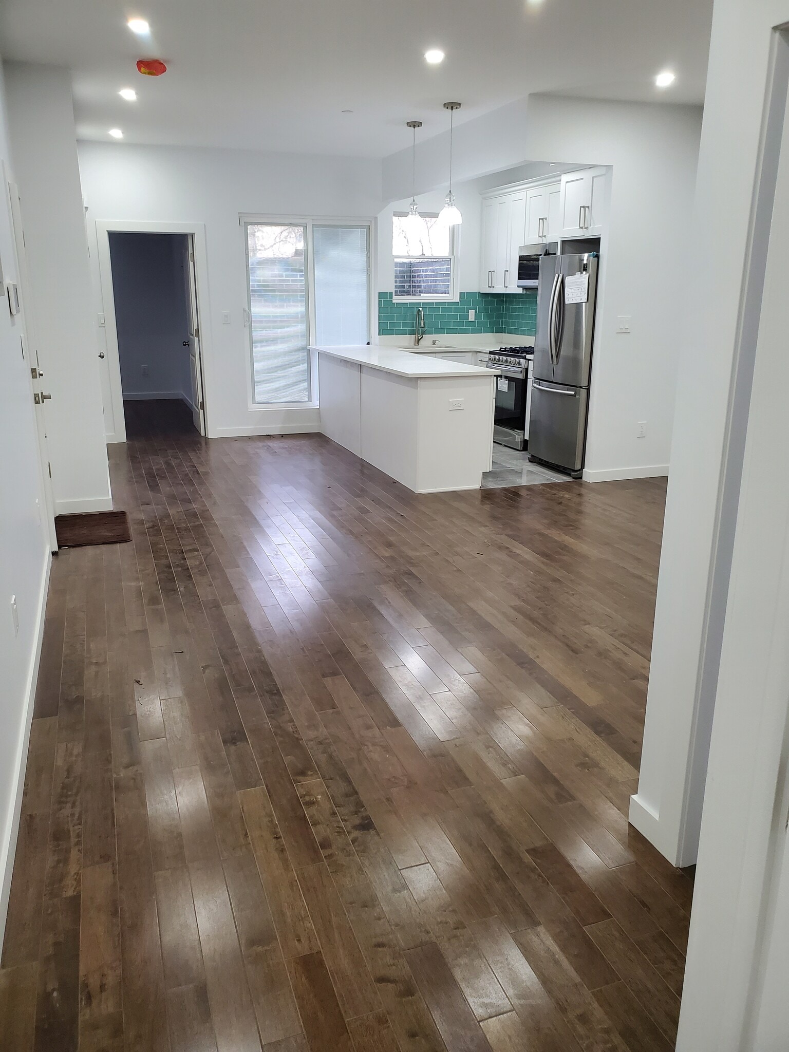 3043 Fulton St, Brooklyn, NY à louer Photo de l’immeuble– Image 1 sur 12