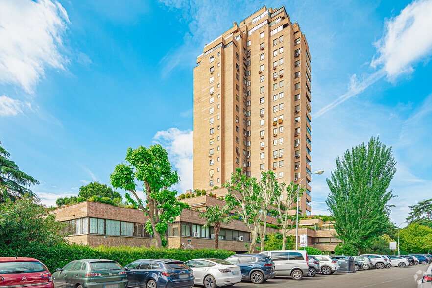 Avenida Menéndez Pelayo, 67, Madrid, Madrid à louer - Photo de l’immeuble – Image 1 sur 6
