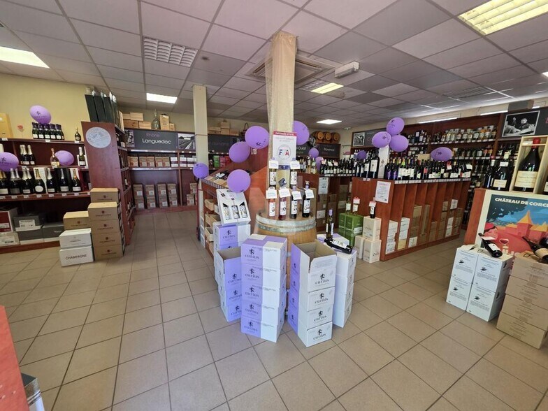 Local commercial dans Saint-Germain-lès-Corbeil à vendre - Photo intérieure – Image 3 sur 5