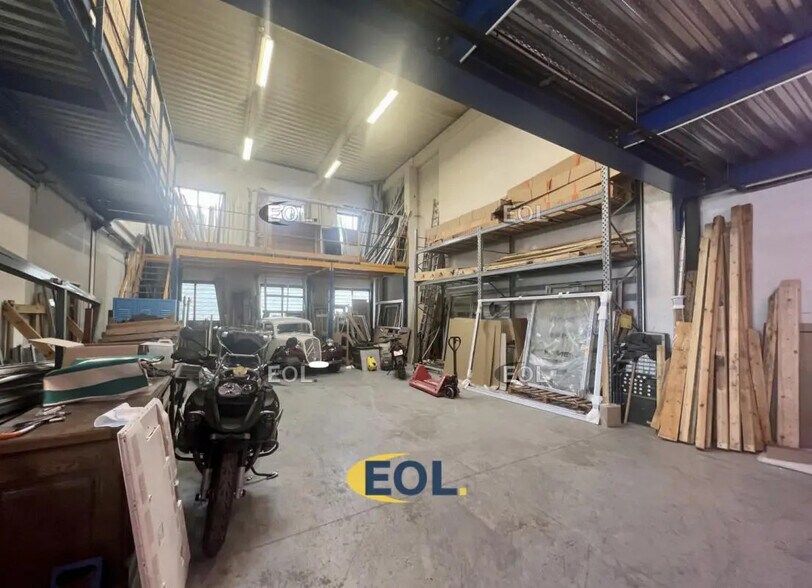 Local d'activités dans Pierrefitte-sur-Seine à vendre - Photo de l’immeuble – Image 2 sur 8