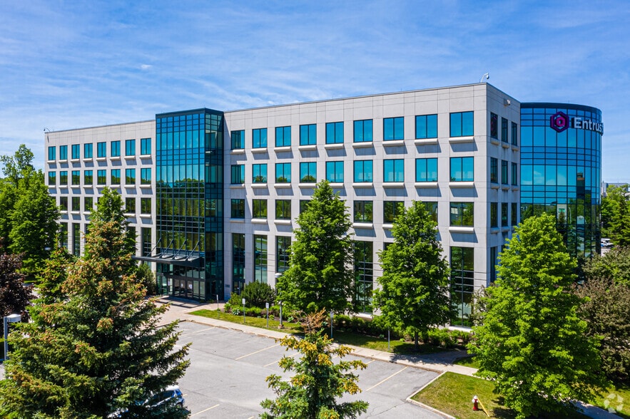 1000 Innovation Dr, Ottawa, ON à louer - Photo de l’immeuble – Image 3 sur 4
